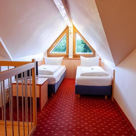 Landgasthof 'Zur Quelle' Wächtersbach Exterior foto