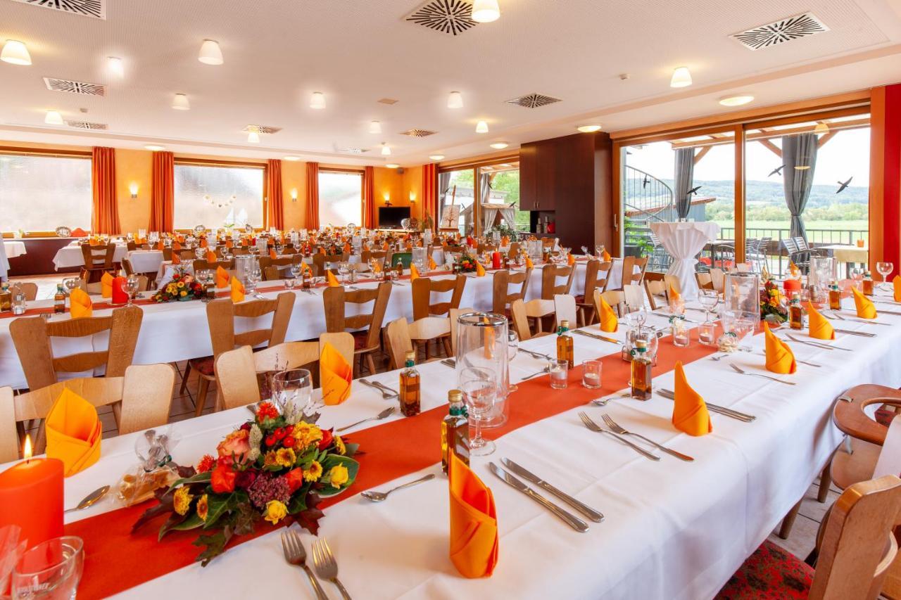 Landgasthof 'Zur Quelle' Wächtersbach Exterior foto